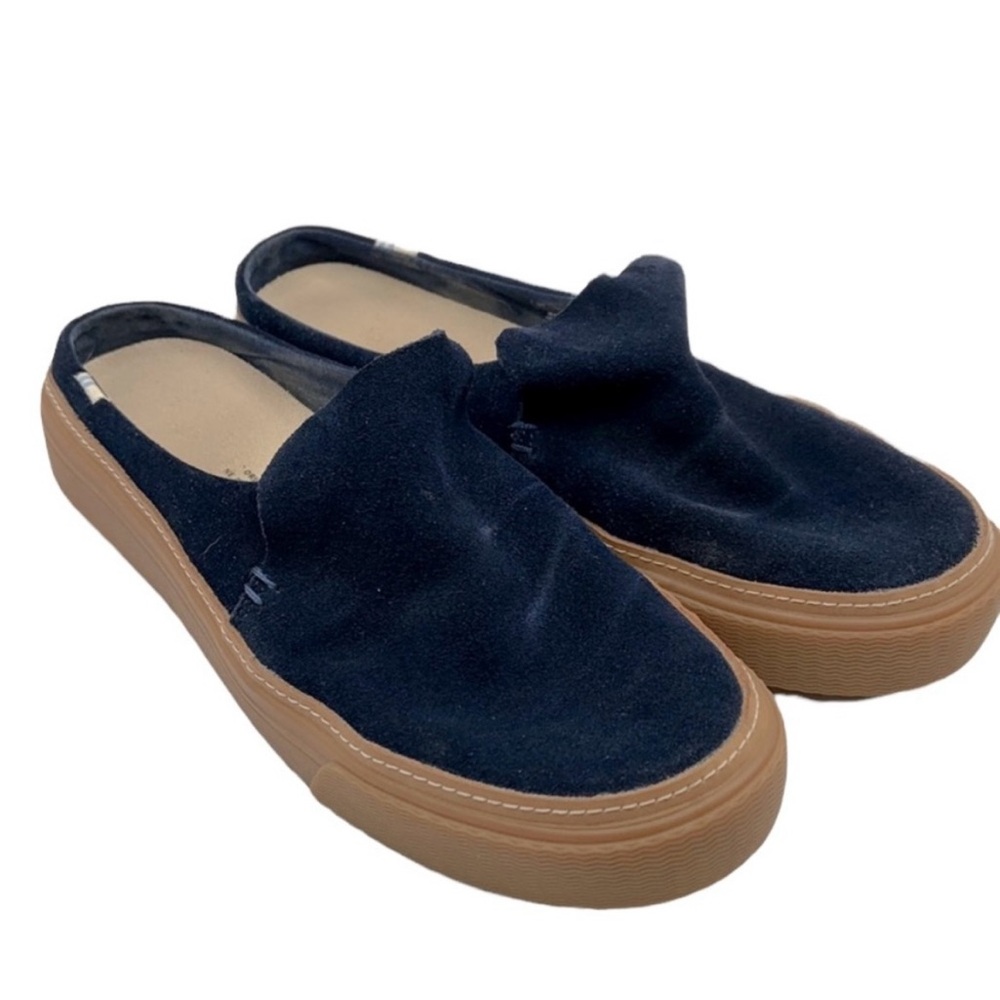 Tom’s Sneakers